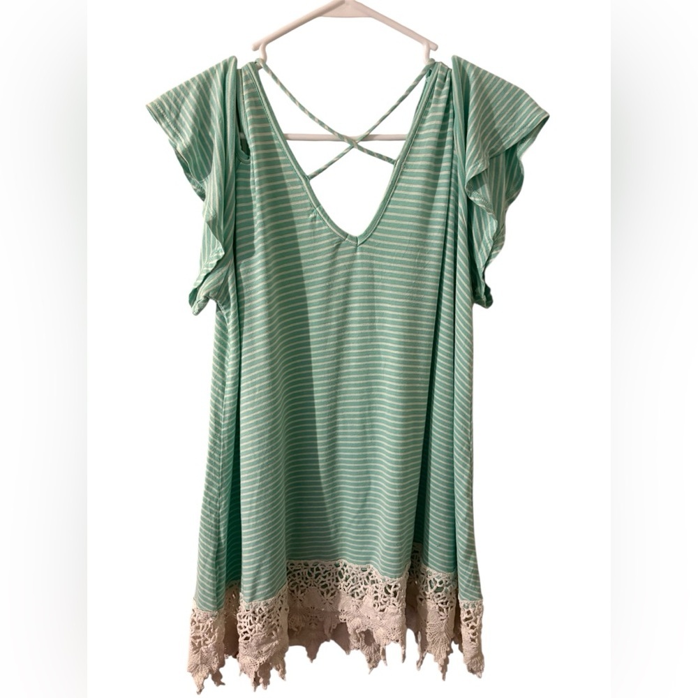 Classy Striped Short Sleeve Top with Lace Trim. Size 1X & NWOT!!! - Picture 2 of 3